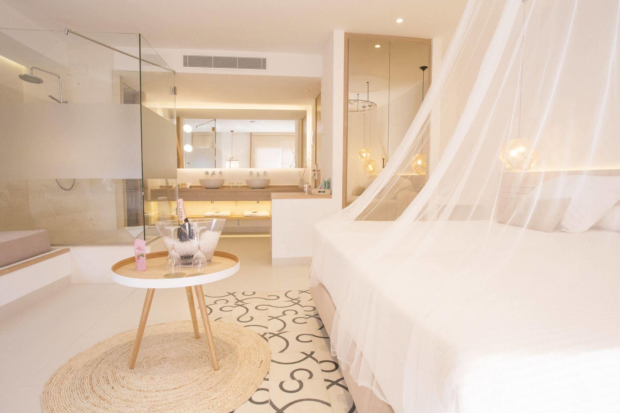 Gatzara Suites Santa Gertrudis Santa Gertrudis  Екстер'єр фото
